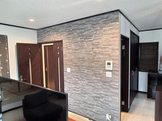 内装リフォーム 湿気・臭い対策もできる、高級感あふれるエコカラット壁