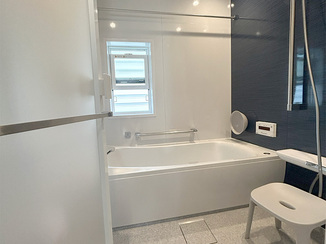 バスルームリフォーム 肩湯の心地よさを実感できるシンラのバスルーム